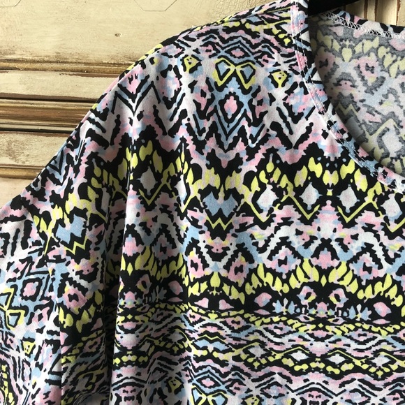 ♦️2/$30 Irma LuLaRoe Tunic Top - Picture 2 of 6